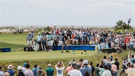 How Long Does a Golf Tournament Last: A Journey Through Time and Fairways