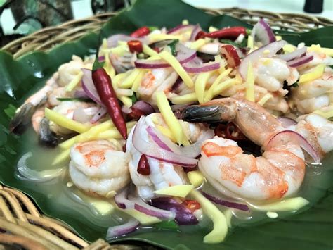  Kinilaw: Acidity Meets Freshness in This Filipino Seafood Delight!