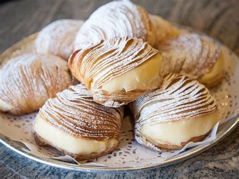  Sfogliatella: Bir Tatlı Rüya Gibi İncecik Hamur ve Krema Dolgulu Harika!